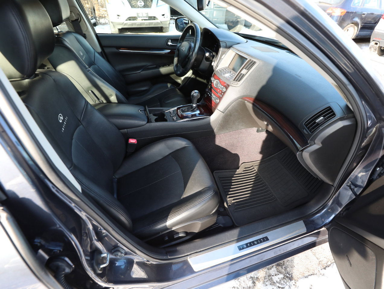 Used 2013 INFINITI G37 x w/ Premium Pkg image 10