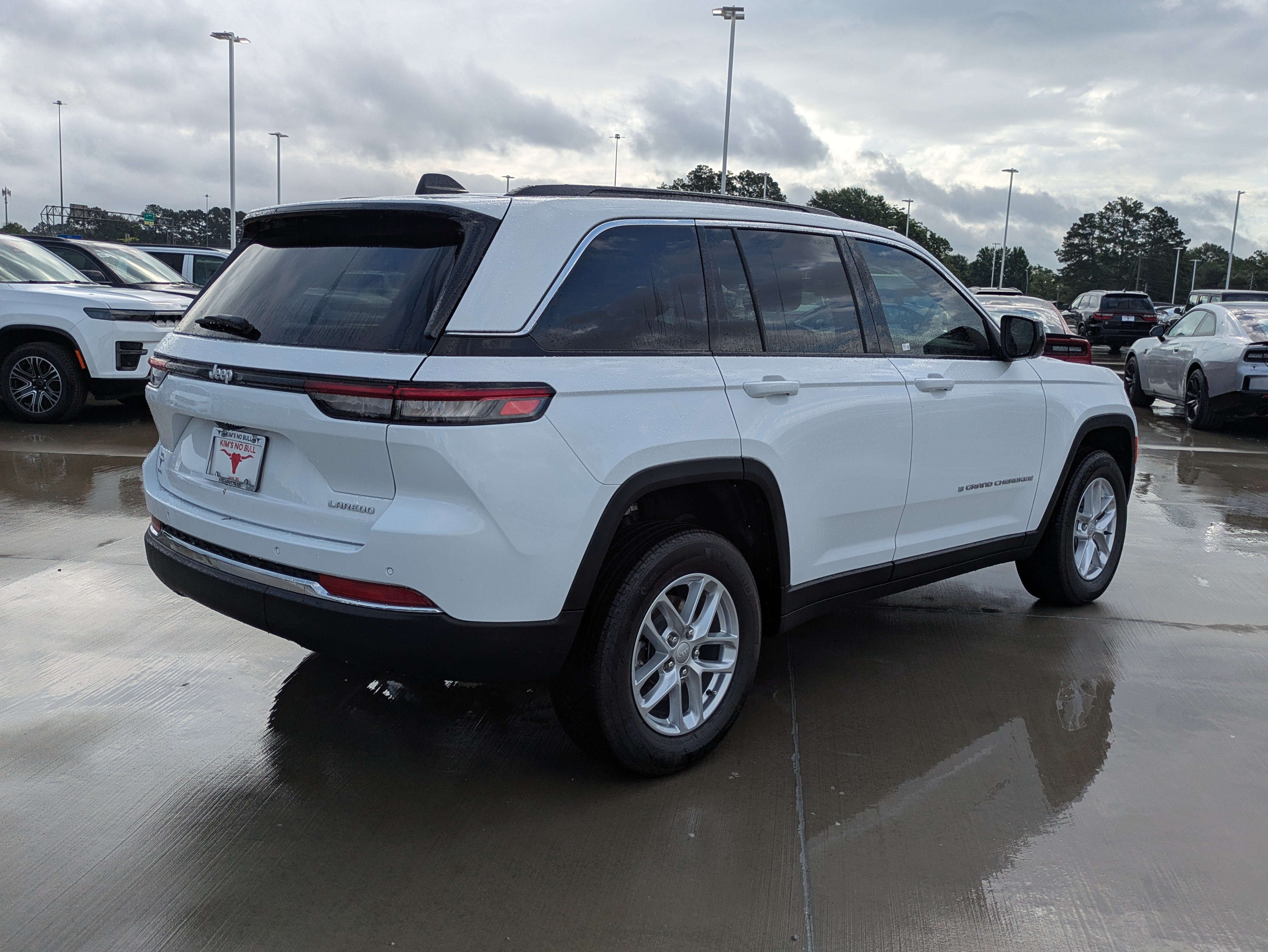 New 2026 Jeep Grand Cherokee Laredo RWD image 5
