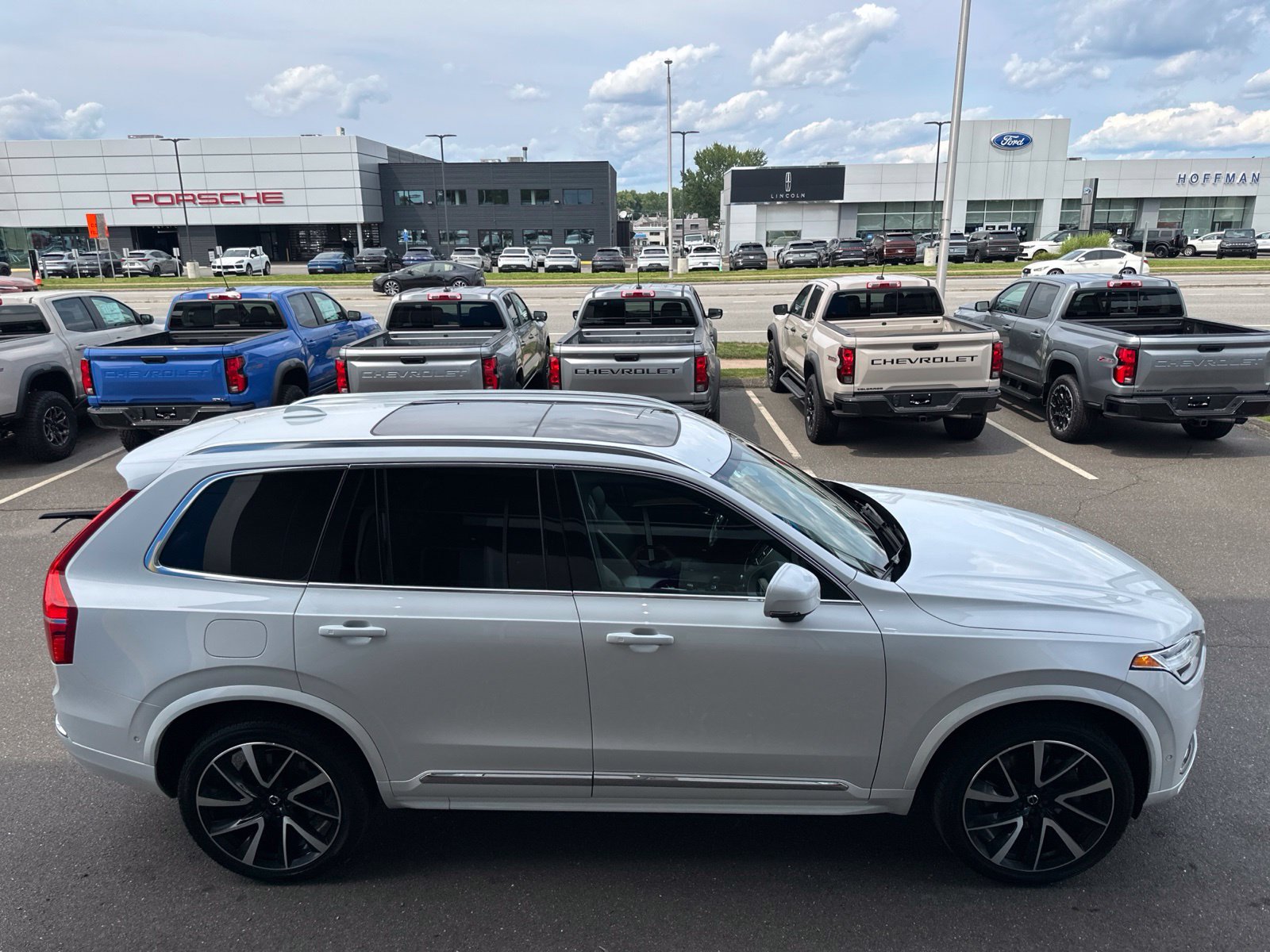 Used 2023 Volvo XC90 B5 Plus w/ Protection Package Premier AWD/4WD image 4