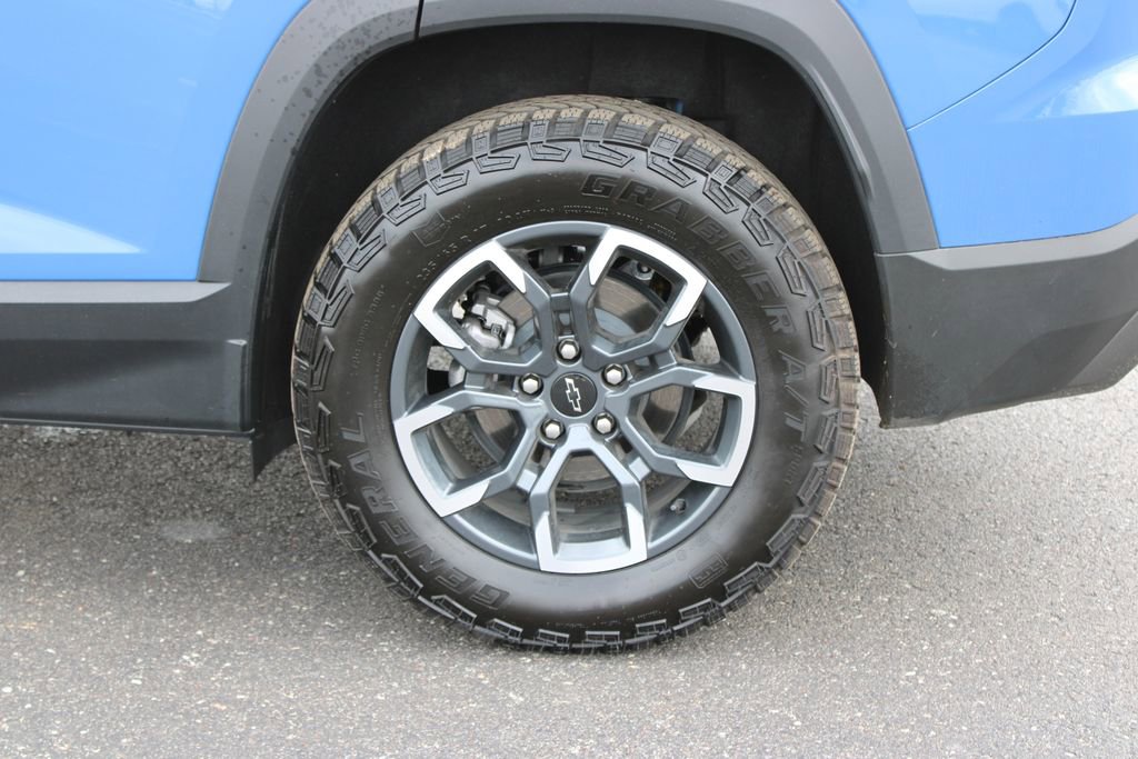 Used 2025 Chevrolet Equinox ACTIV w/ Safety and Technology Package image 21