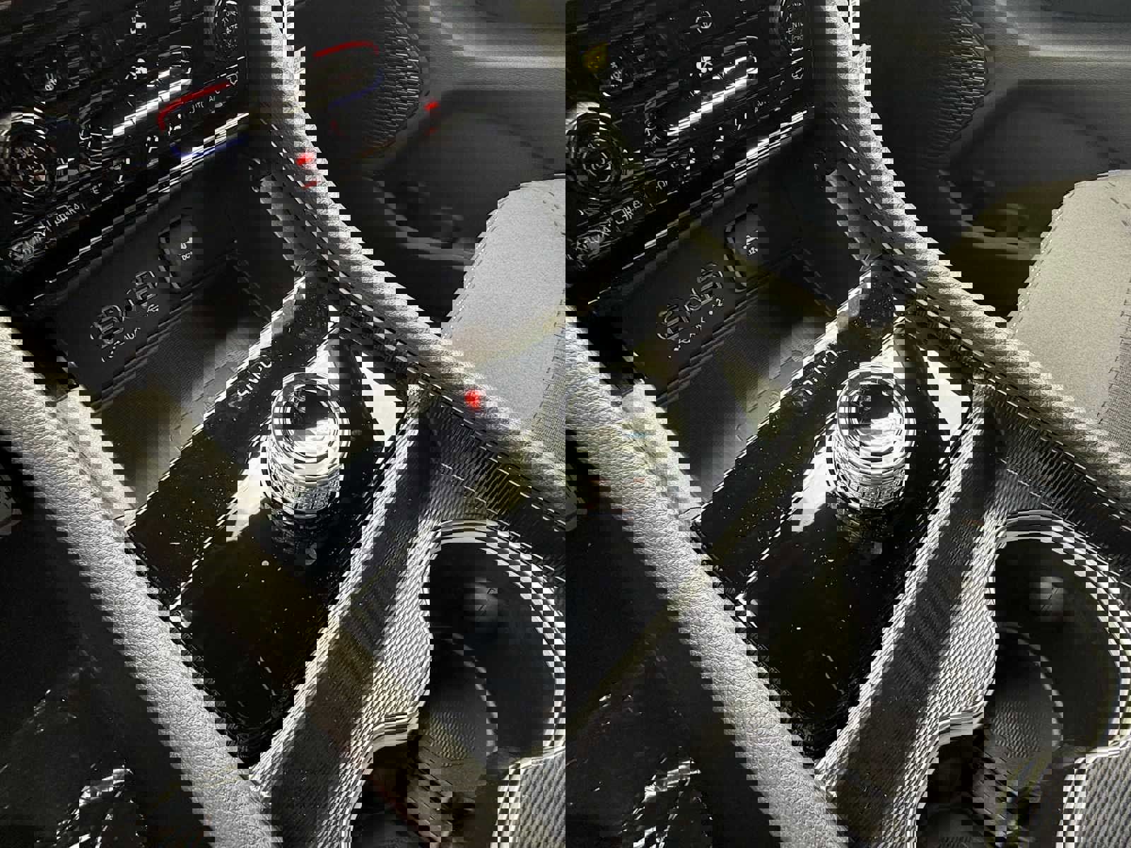 New 2025 Jeep Grand Cherokee Altitude image 14