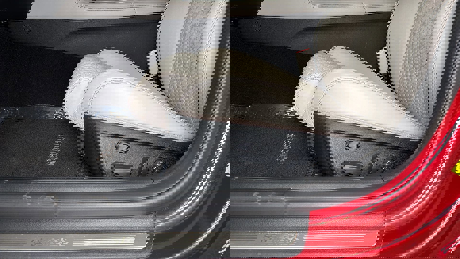 Used 2022 Genesis G70 3.3T image 19