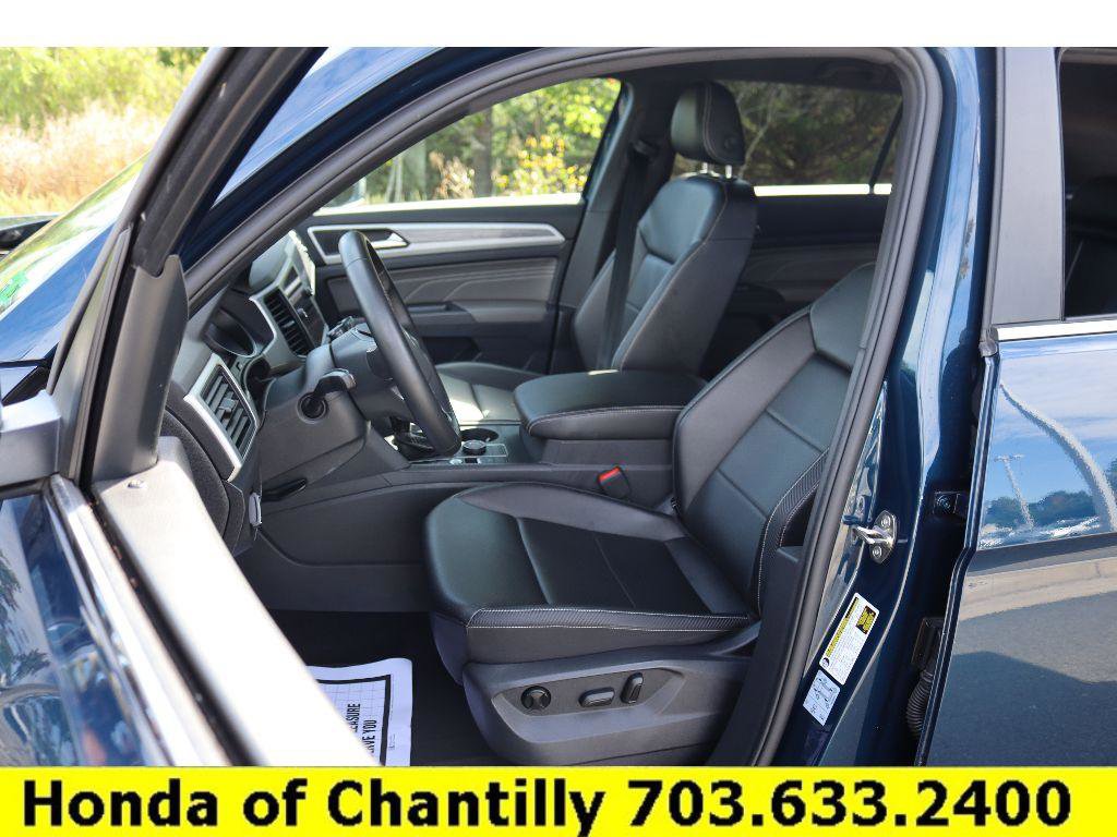 Used 2021 Volkswagen Atlas Cross Sport SE image 26