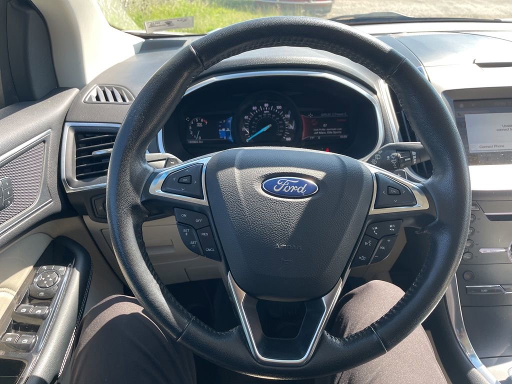 Used 2017 Ford Edge Titanium w/ Technology Package AWD/4WD image 17