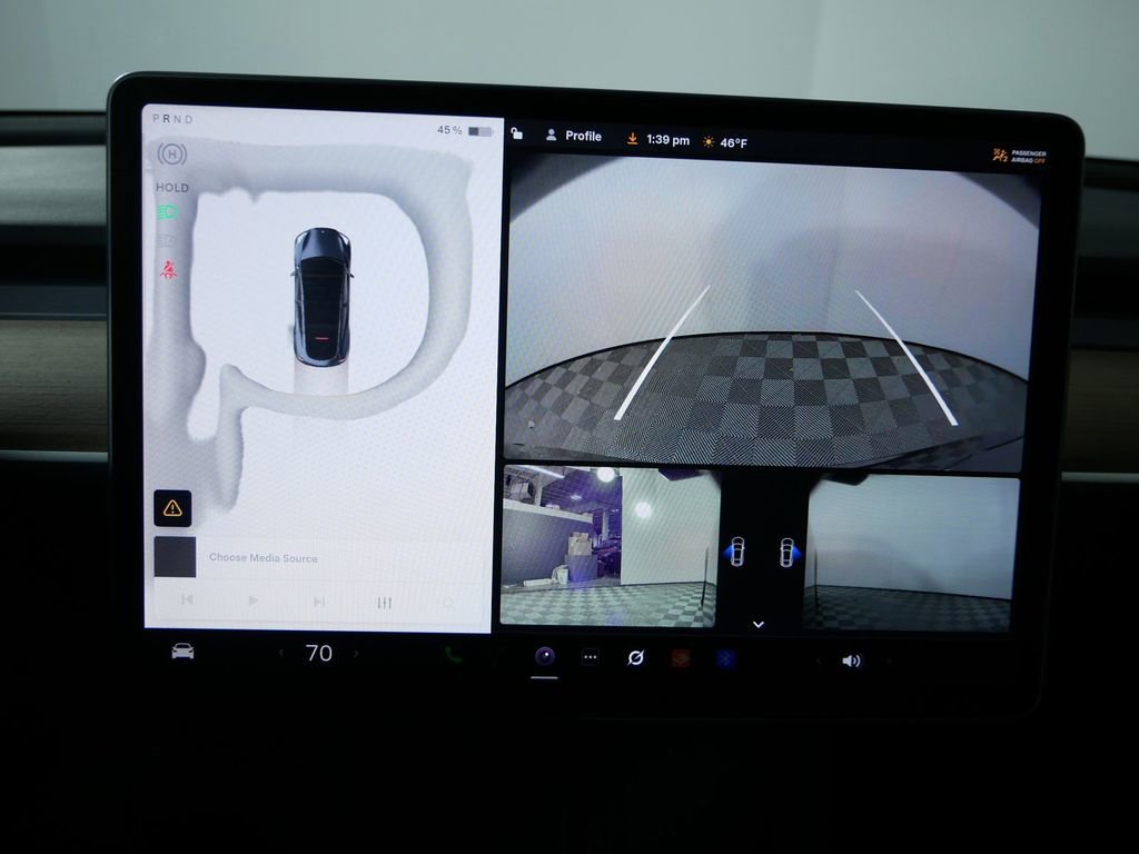 Used 2022 Tesla Model Y Long Range image 34