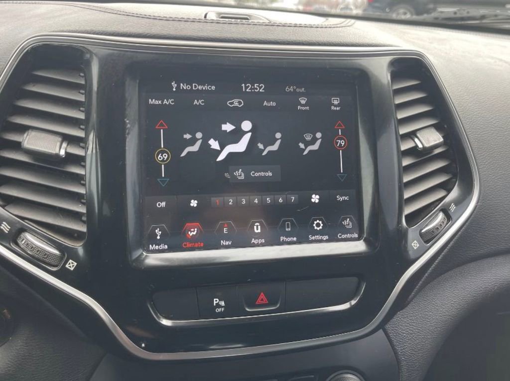 Used 2020 Jeep Cherokee Limited image 5