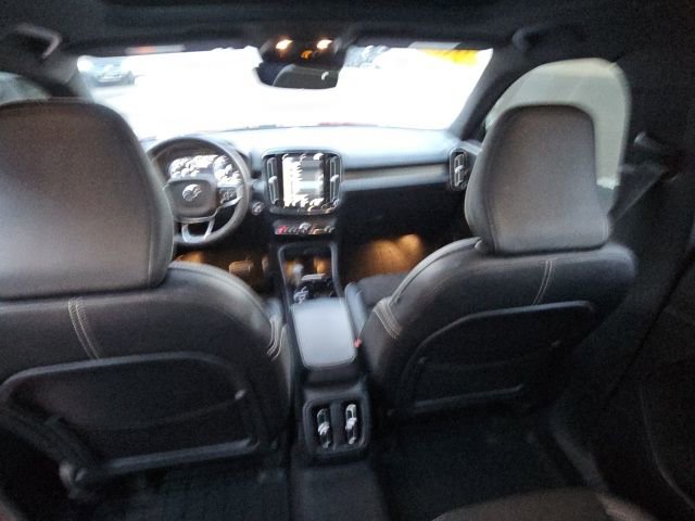 Used 2021 Volvo XC40 T5 R-Design w/ Advanced Package image 47