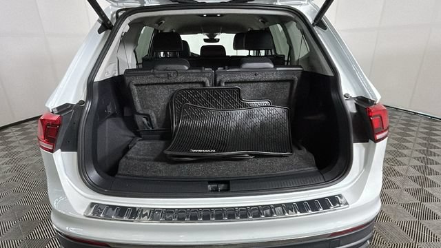Used 2023 Volkswagen Tiguan SE FWD image 28