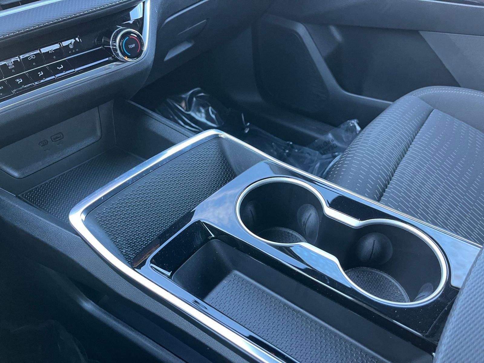 Used 2025 Chevrolet Equinox LT image 40