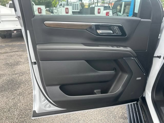 New 2026 Chevrolet Suburban High Country AWD/4WD image 11