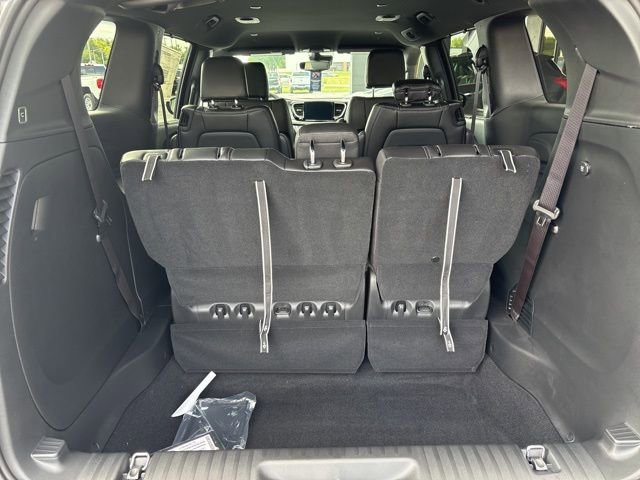 New 2026 Chrysler Pacifica Select FWD image 17