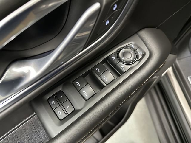 Used 2021 GMC Yukon AT4 AWD/4WD image 19