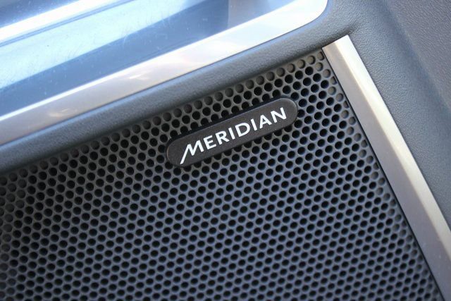 Used 2020 Jaguar E-PACE SE image 17