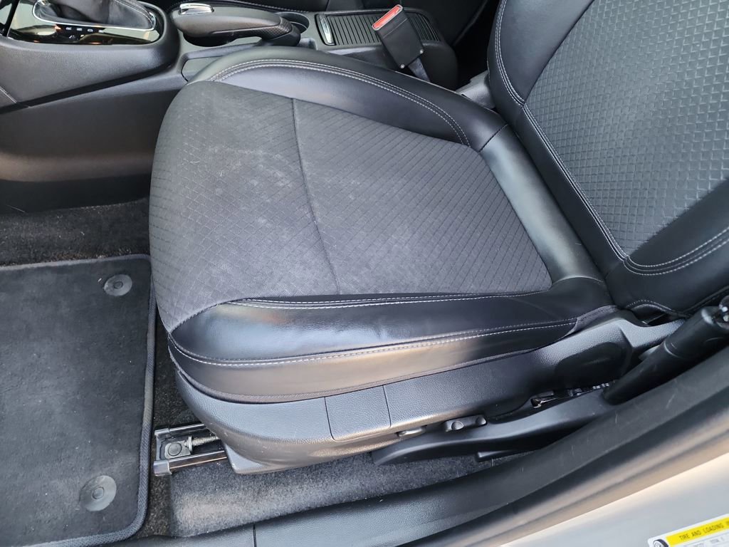 Used 2022 Buick Encore Preferred w/ Safety Package image 16