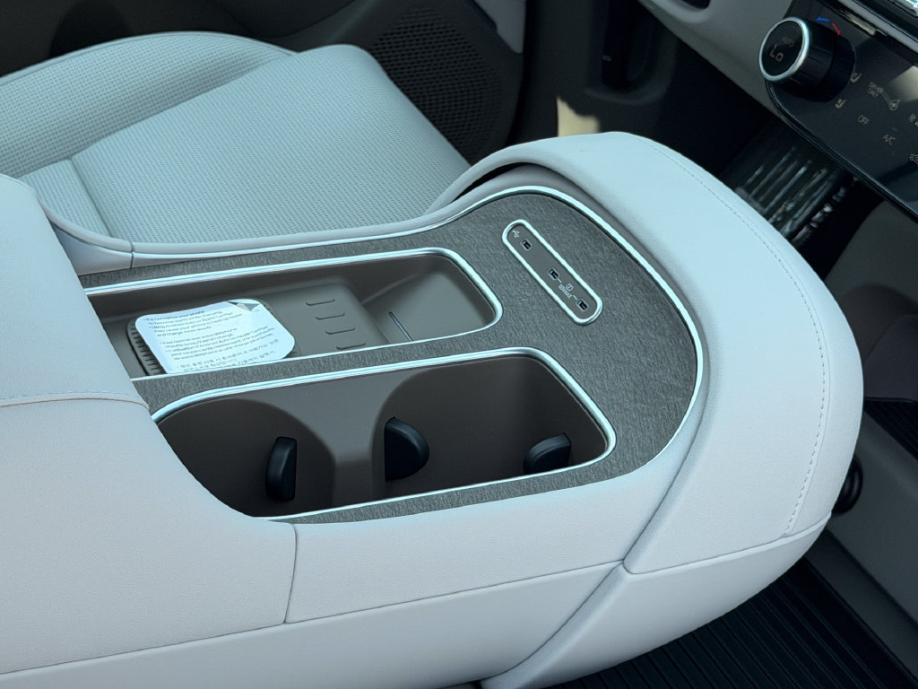 New 2026 Hyundai Palisade SEL Premium FWD image 8