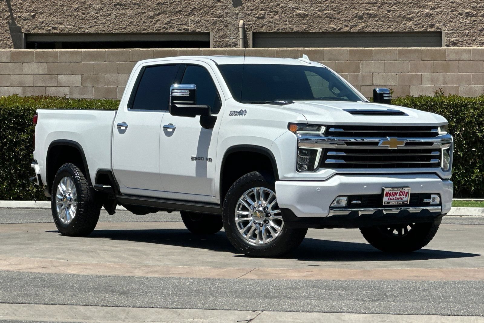Certified 2023 Chevrolet Silverado 2500 High Country w/ Z71 Off-Road Package AWD/4WD image 2
