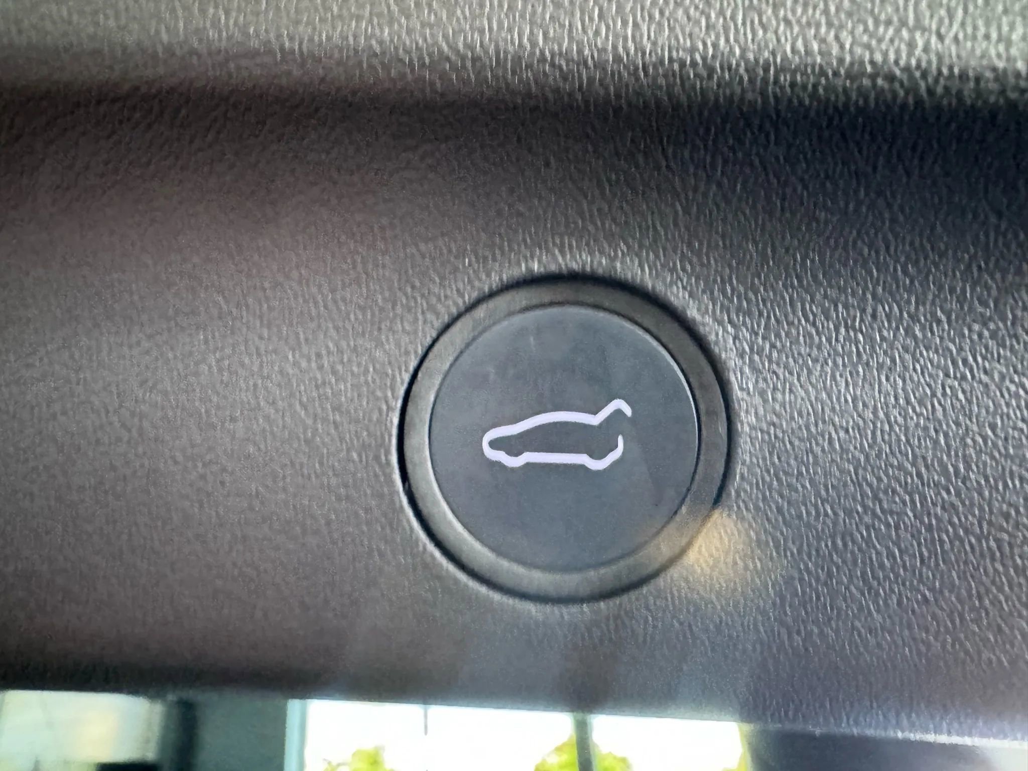 Used 2022 Tesla Model Y Long Range image 22