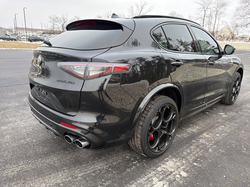 Used 2024 Alfa Romeo Stelvio Quadrifoglio w/ Active Assist Plus Package image 5