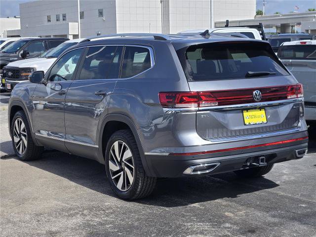 Used 2024 Volkswagen Atlas SEL AWD/4WD image 6