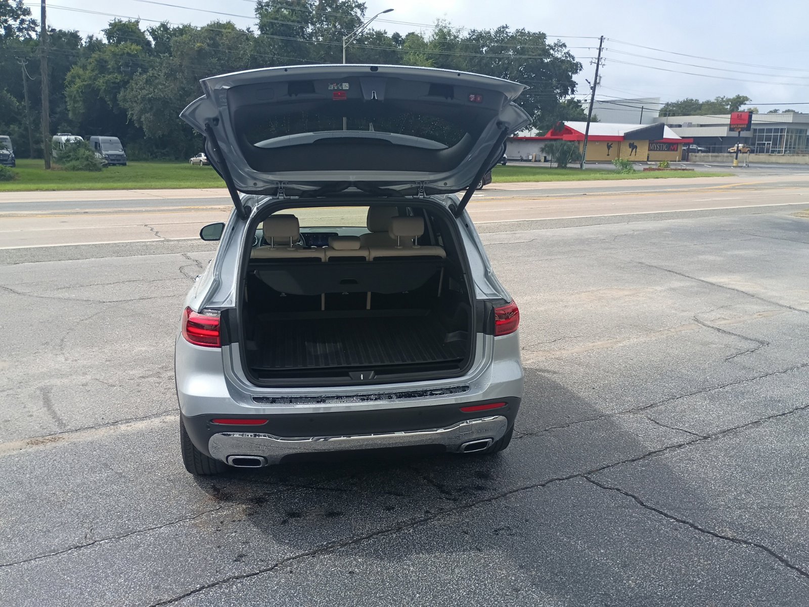 Certified 2025 Mercedes-Benz GLB 250 image 4