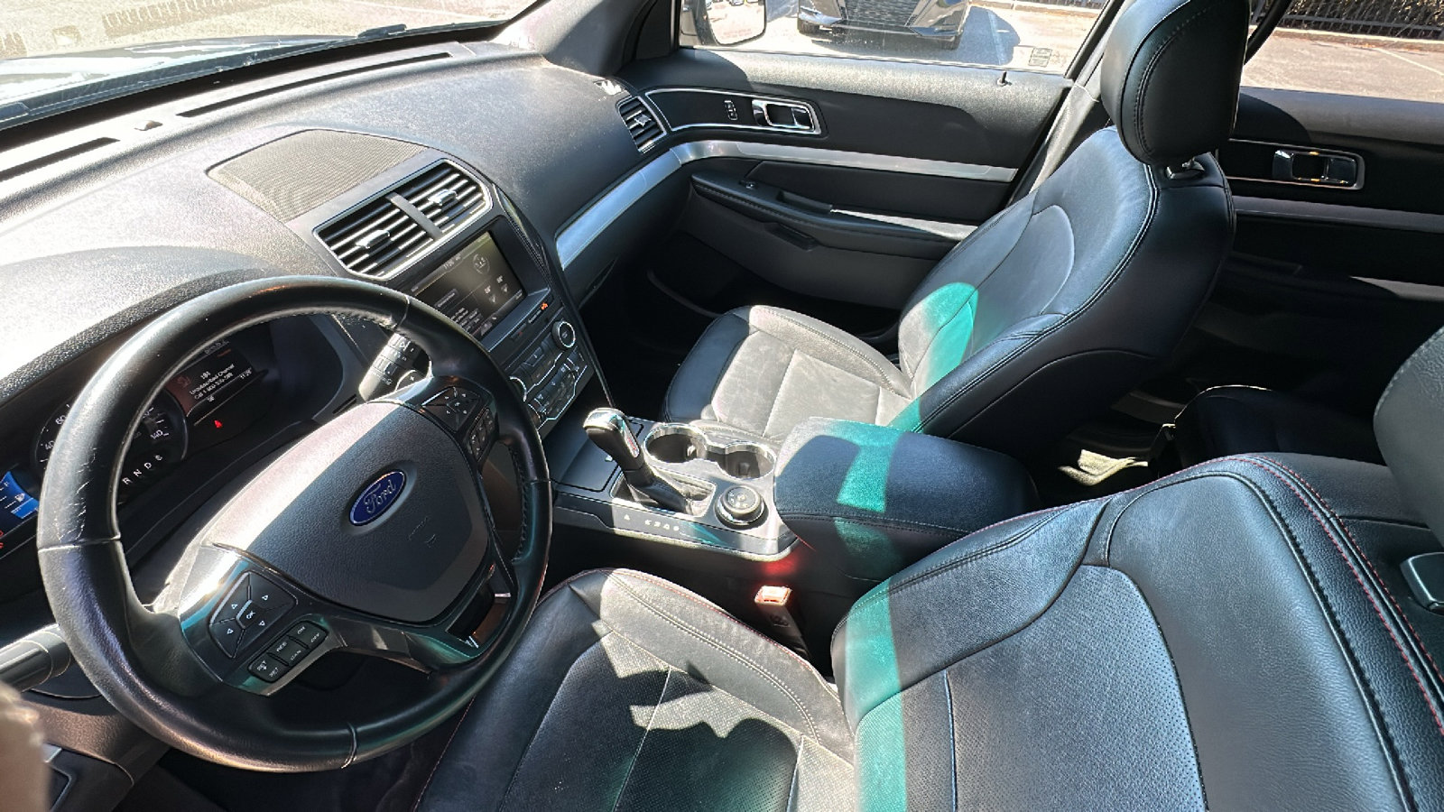 Used 2016 Ford Explorer XLT w/ Equipment Group 202A AWD/4WD image 22