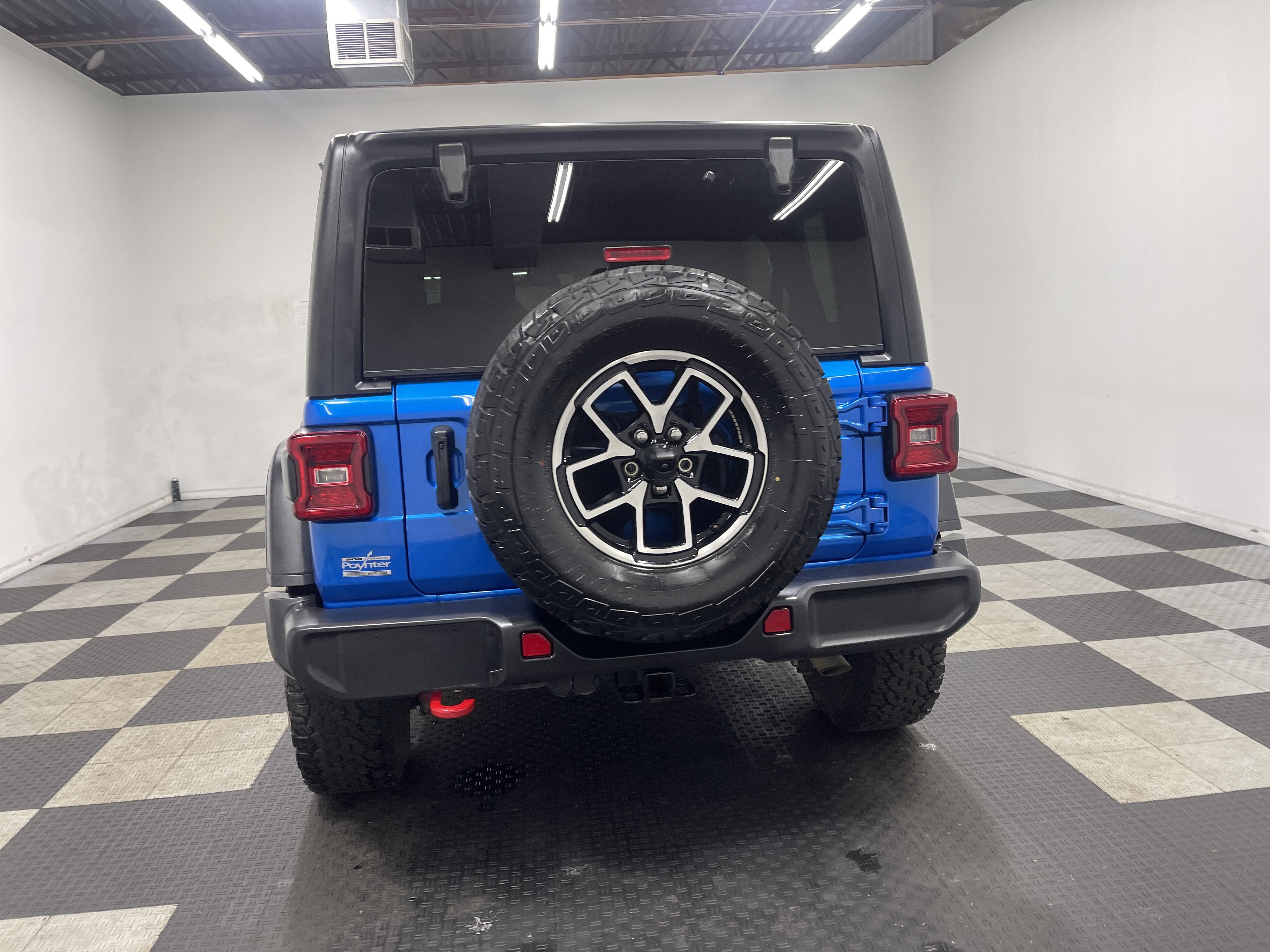 Used 2024 Jeep Wrangler Unlimited Rubicon image 3
