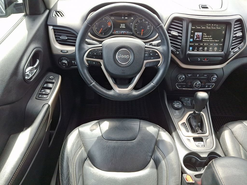 Used 2018 Jeep Cherokee Limited AWD/4WD image 12