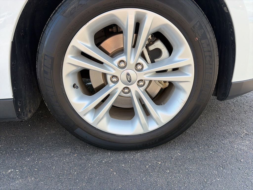 Used 2018 Ford Taurus SEL FWD image 22