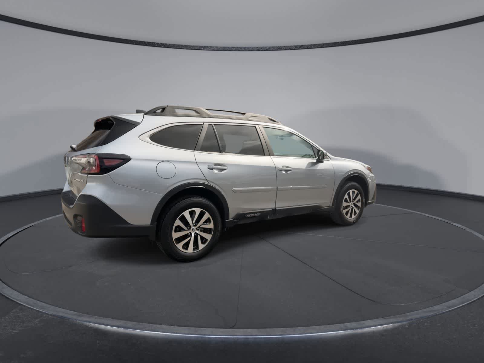 Used 2020 Subaru Outback Premium image 8
