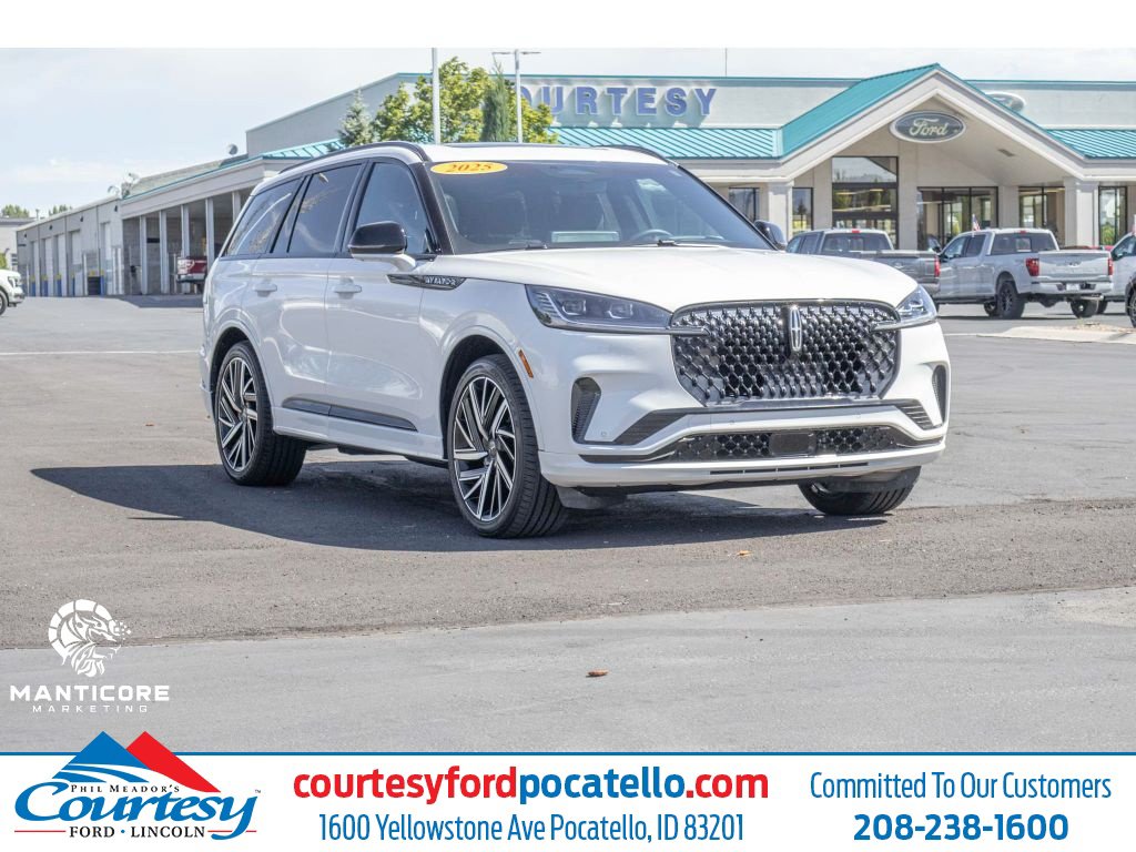 Used 2025 Lincoln Aviator Black Label w/ Jet Appearance Package AWD/4WD image 1