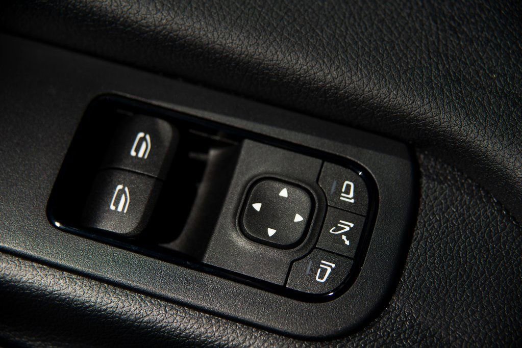 Used 2024 Mercedes-Benz Sprinter 144 Cargo image 23