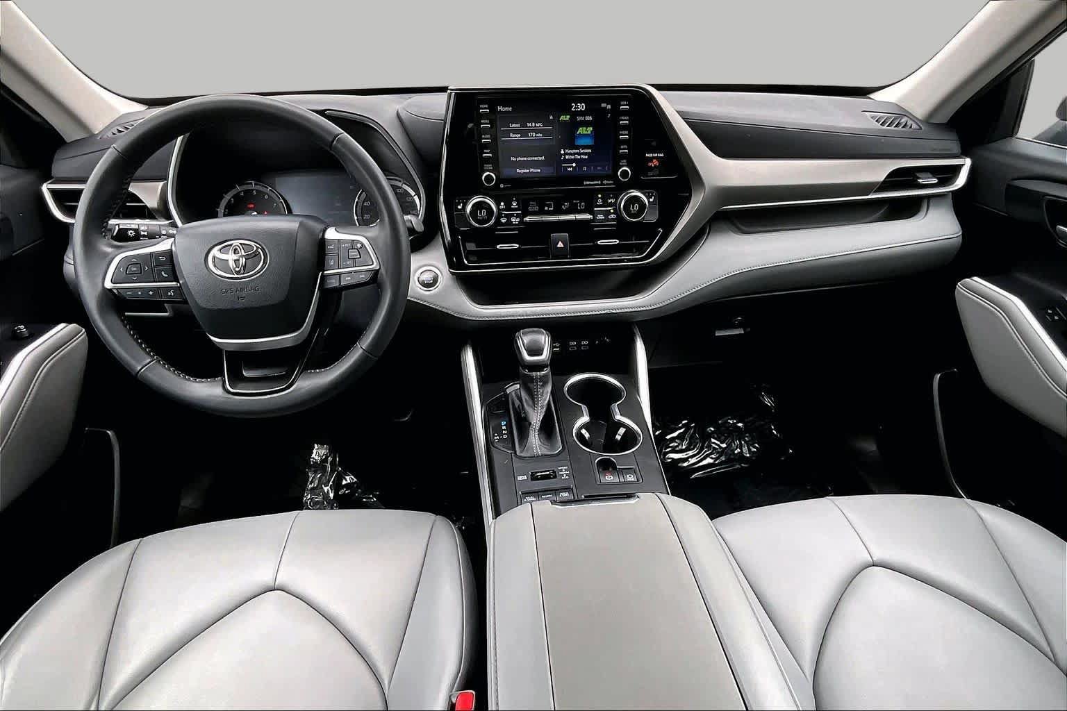 Used 2022 Toyota Highlander XLE AWD/4WD image 15