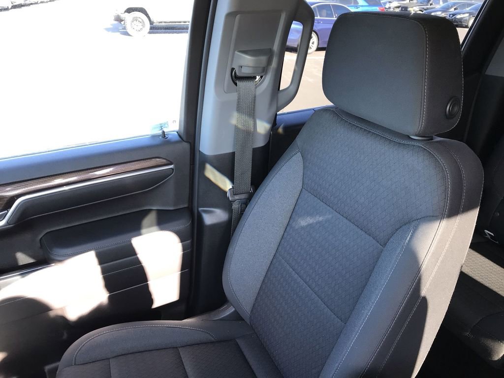 Used 2022 Chevrolet Silverado 1500 LT AWD/4WD image 22