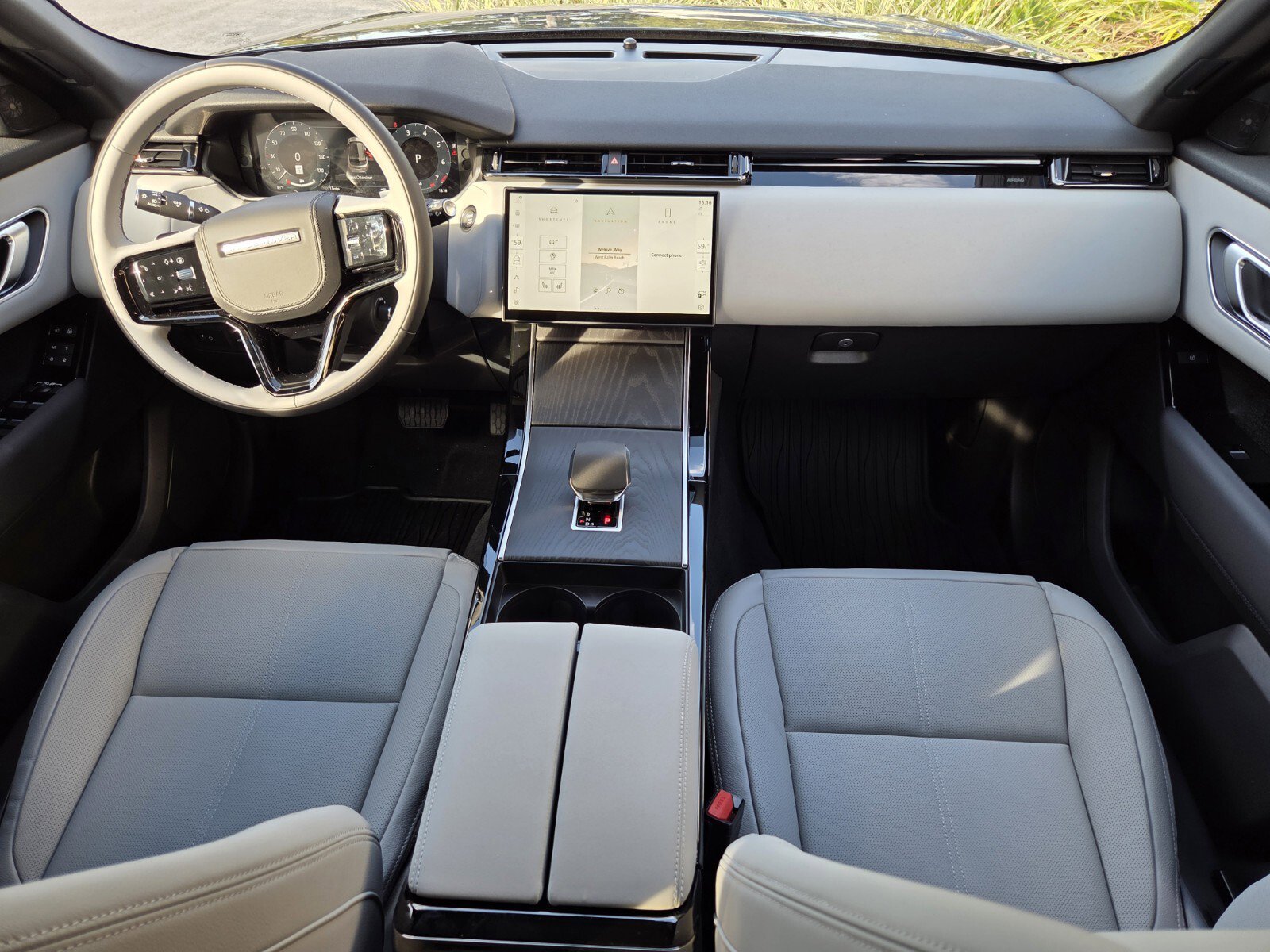 New 2026 Land Rover Range Rover Velar S image 4