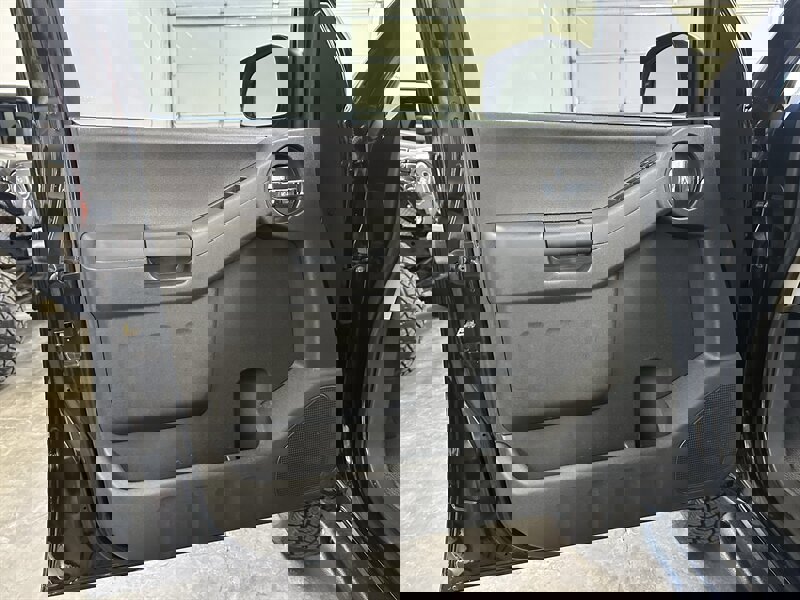 Used 2015 Nissan Xterra PRO-4X w/ Pro-4x Leather Package image 26