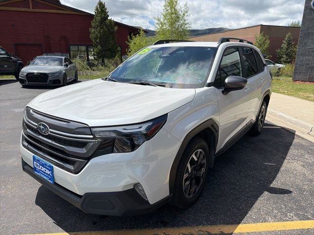 Used 2025 Subaru Forester Premium AWD/4WD image 4