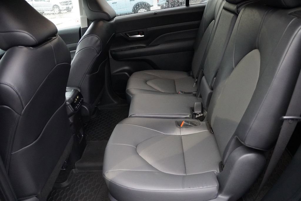 Used 2024 Toyota Grand Highlander XLE image 21