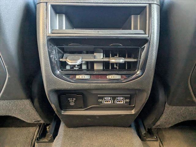 Used 2023 Jeep Grand Cherokee Altitude image 17