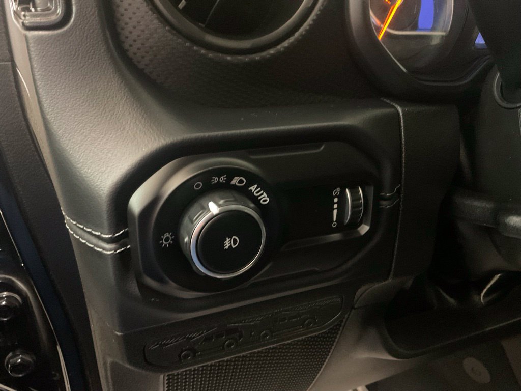 Used 2026 Jeep Wrangler Unlimited Rubicon AWD/4WD image 8