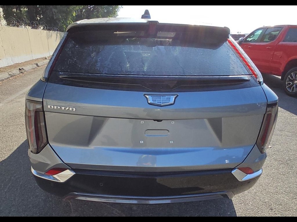 Used 2027 Cadillac Optiq Luxury RWD image 15