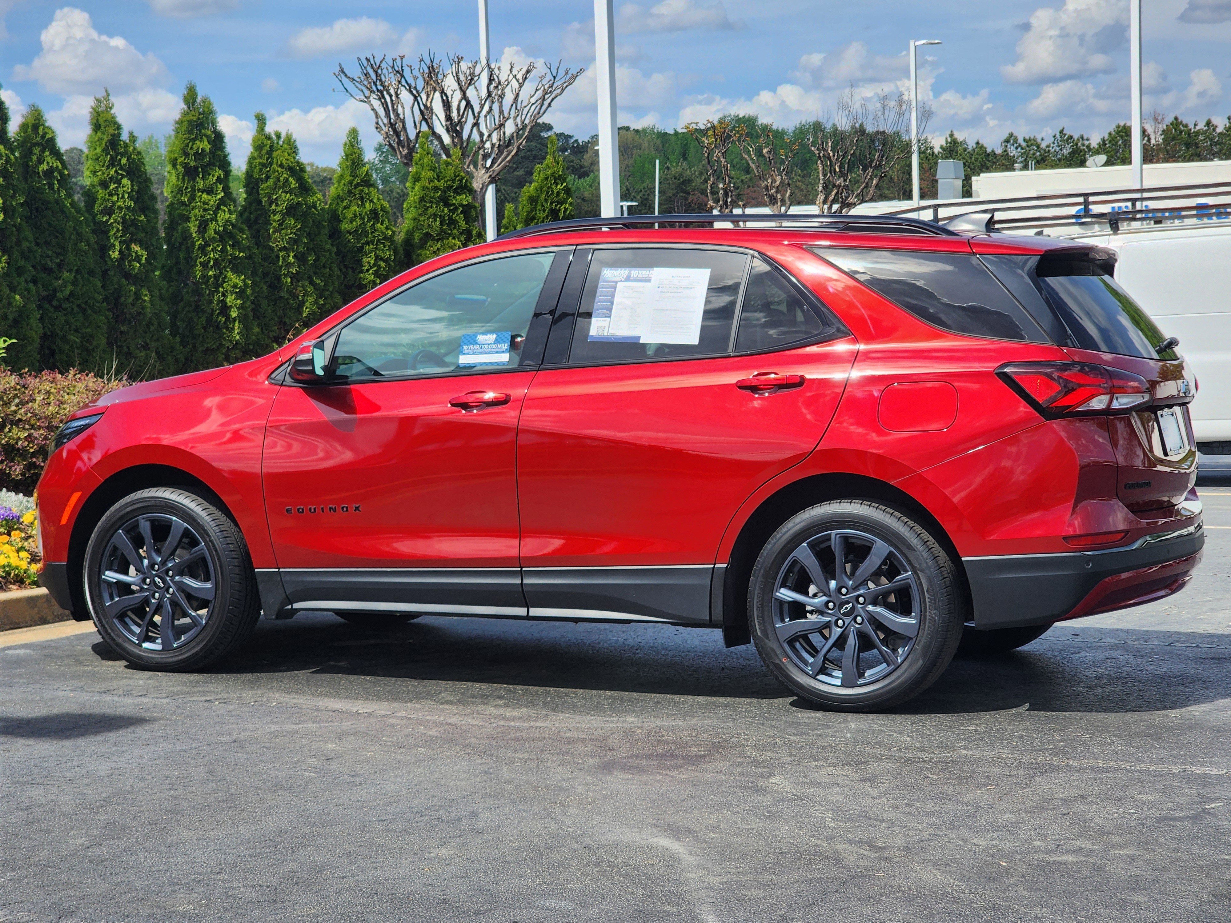 Used 2022 Chevrolet Equinox RS w/ RS Leather Package image 9
