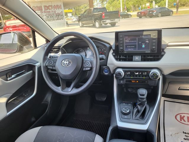 Used 2022 Toyota RAV4 XLE w/ Convenience Package AWD/4WD image 17