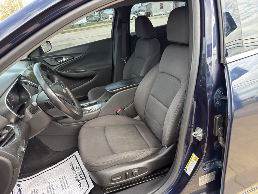 Used 2016 Chevrolet Malibu LT image 8