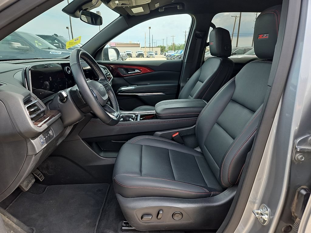 Used 2025 Chevrolet Traverse Z71 AWD/4WD image 15