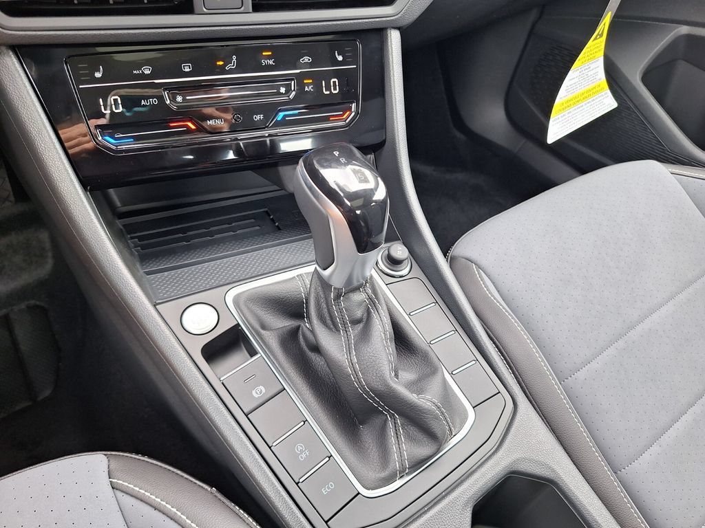 New 2026 Volkswagen Jetta SE FWD image 12