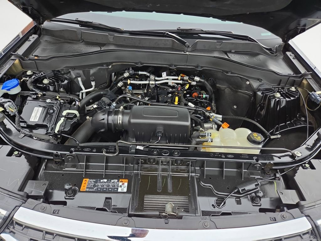 Used 2023 Ford Explorer XLT image 18