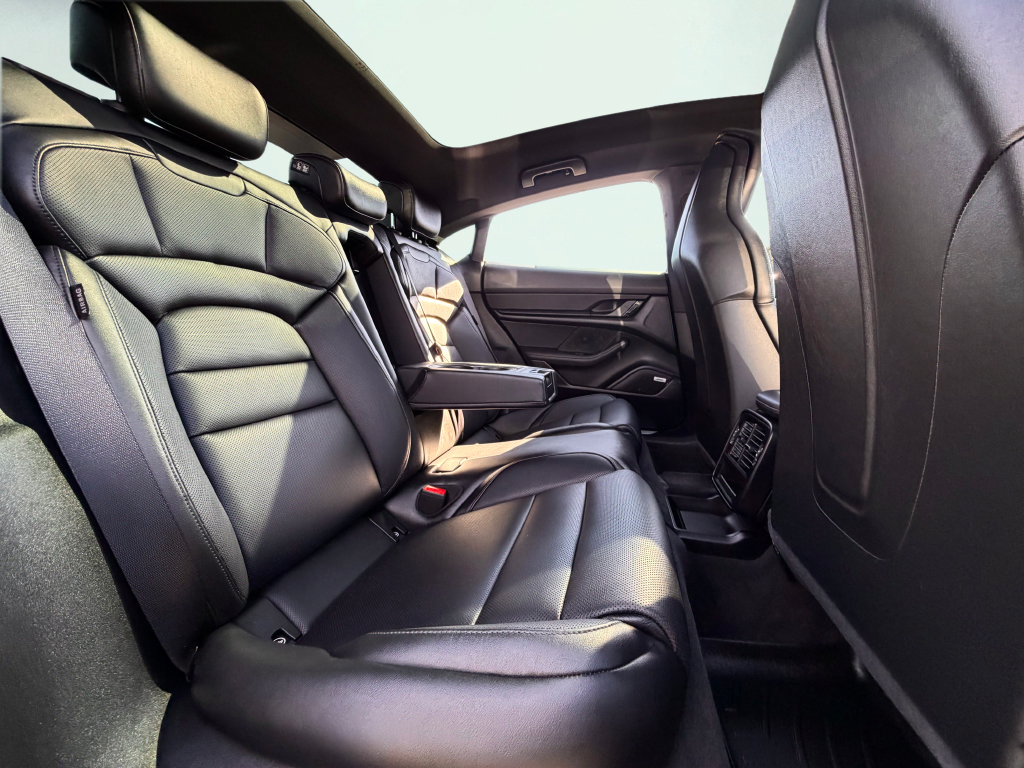 Used 2020 Porsche Taycan 4S AWD/4WD image 39