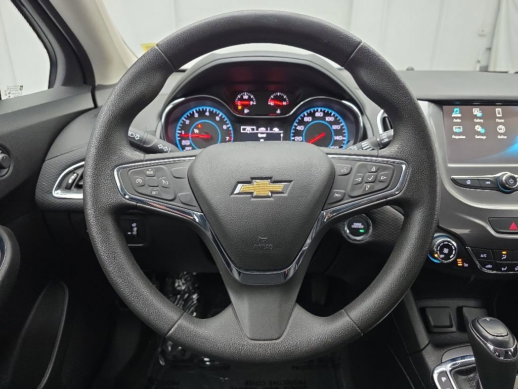 Used 2017 Chevrolet Cruze LT w/ Convenience Package FWD image 24