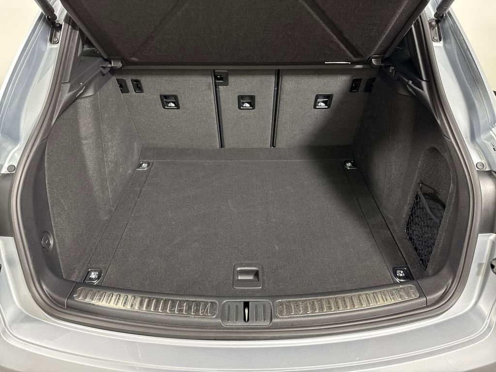 Certified 2025 Porsche Macan image 21