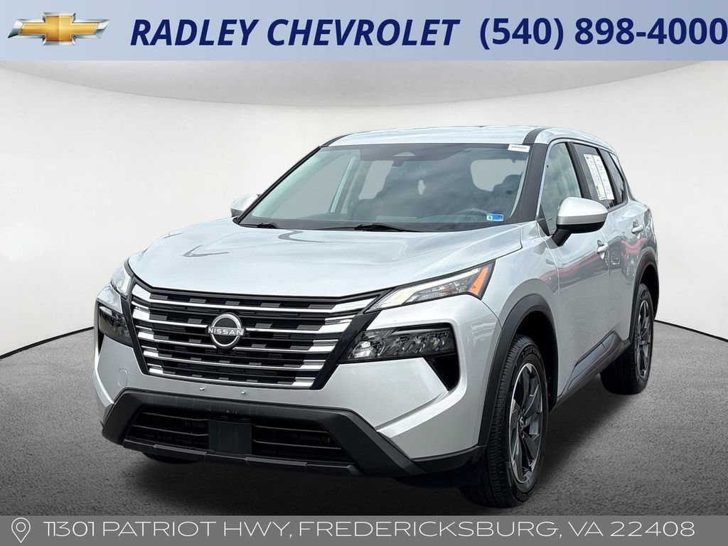 Used 2024 Nissan Rogue SV